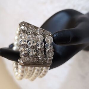 Vintage Gatsby Art Deco Style Beaded Crystal and Faux Pearl Stretch Bracelet